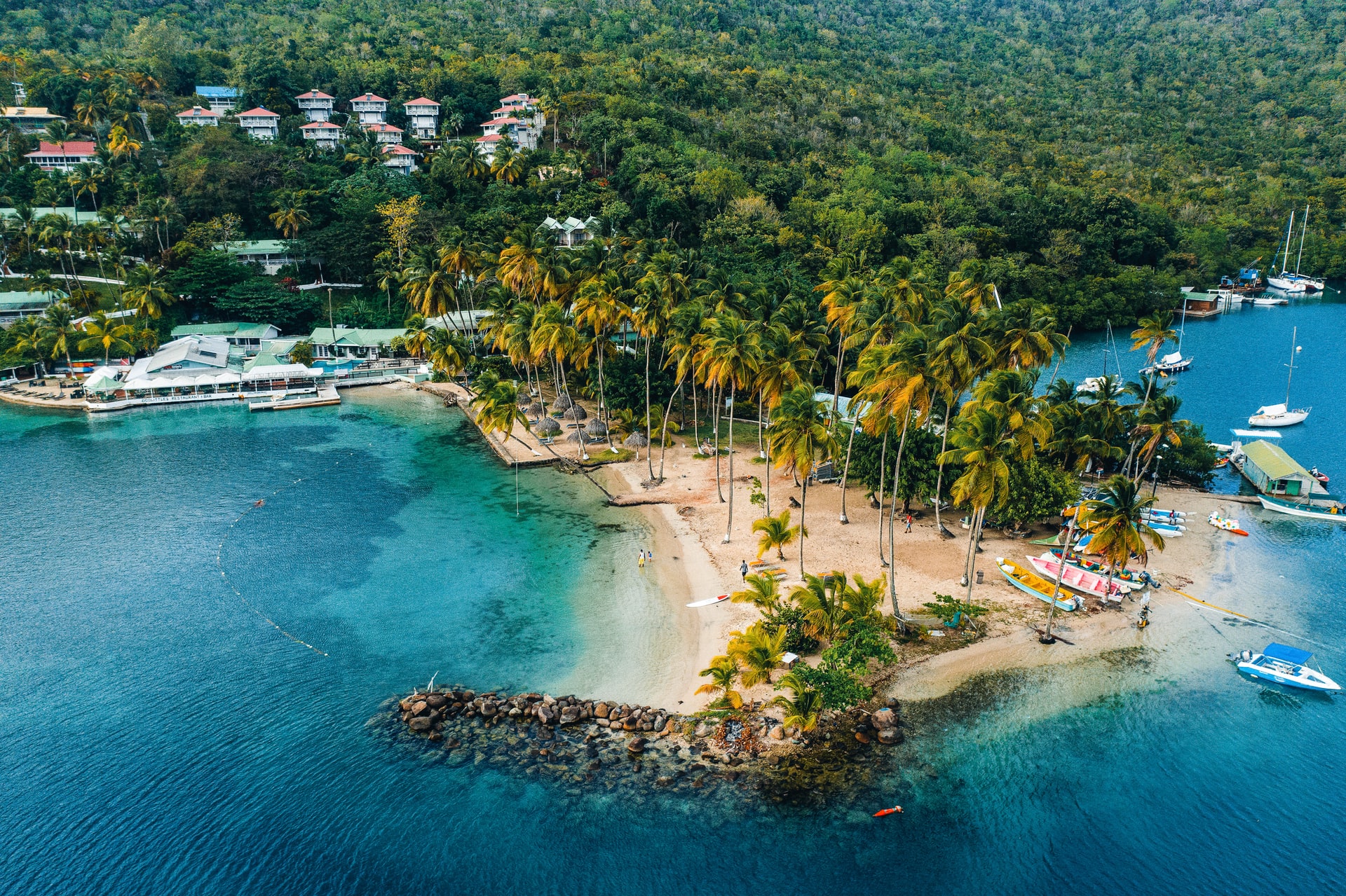 How obtain the St. Kitts & Nevis second passport via real estate investment